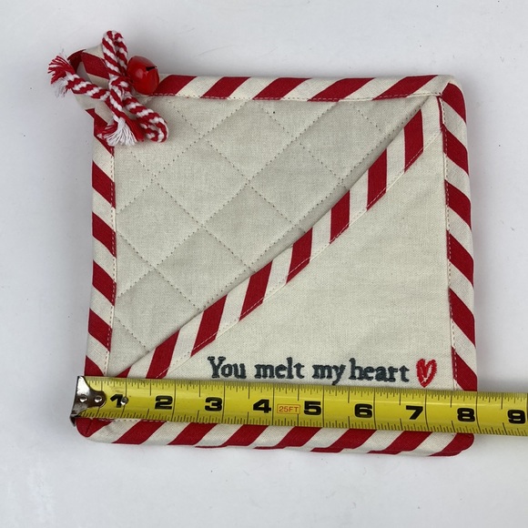 DEI “You Melt My Heart” Potholder Set of 2 NWOT - Picture 8 of 8